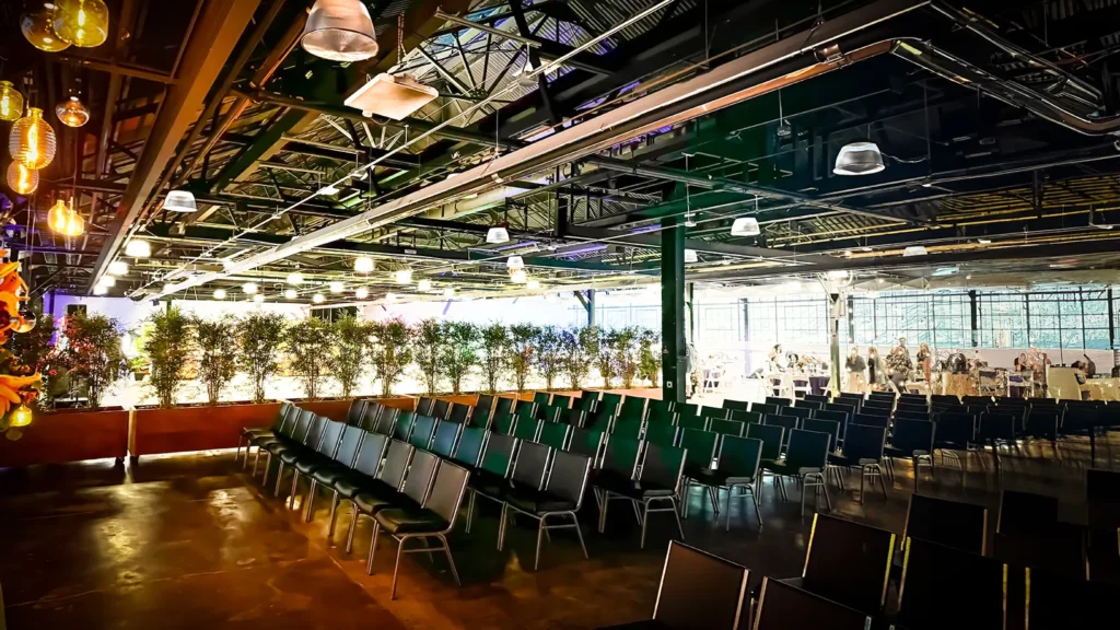 Business Speaker Seating 16x9